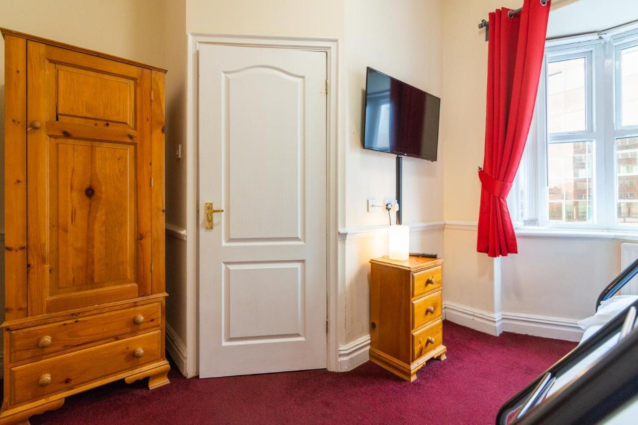 Old Trafford Stadium Hotel Селфорд Екстер'єр фото