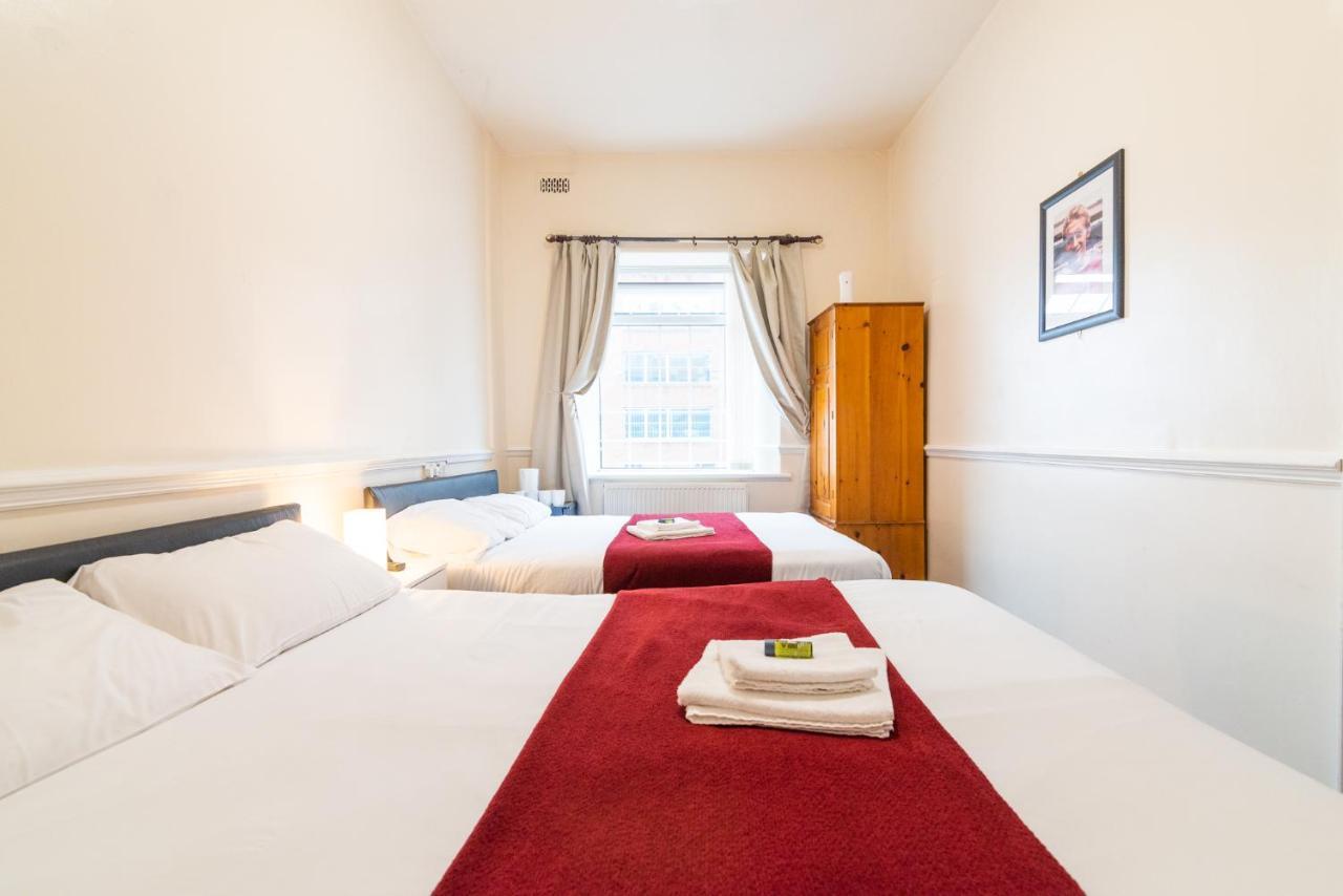 Old Trafford Stadium Hotel Селфорд Екстер'єр фото